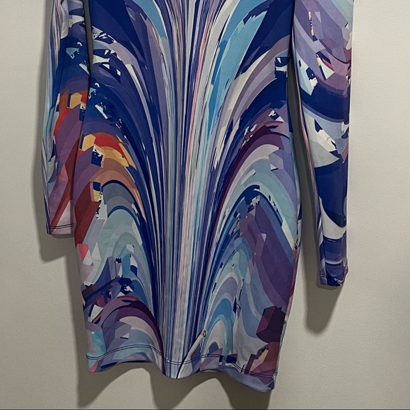 BEBE Bodycon Long Sleeve Swirled Fitted Dress - Picture 3 of 12